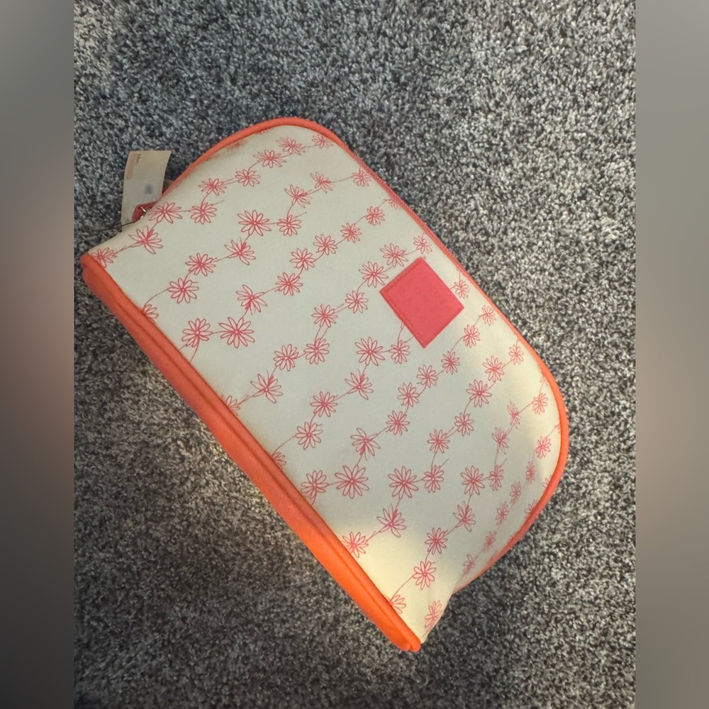 BNWT Tender Love + Carry Cosmetic Bag